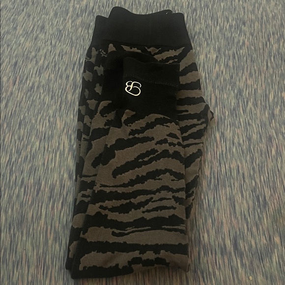 Bombshell sportswear  Leggings - Picture 1 of 4